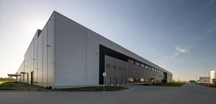 Az Innovinia átadta az IGPark Nyíregyháza új csarnokát: kulcsrakész épületbe költözik a CAIP