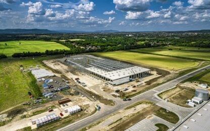 Elérte a szerkezetkész állapotot a HelloParks Fót legújabb, 26.000 m2-es csarnoka