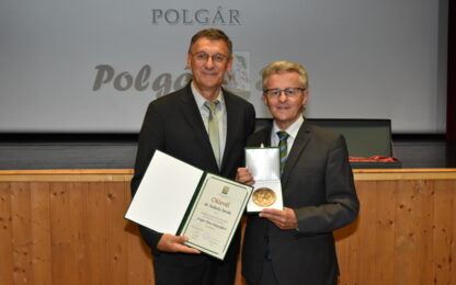 Polgár városa díszpolgári címmel ismerte el dr. Székely István, az Infogroup alapítójának munkáját