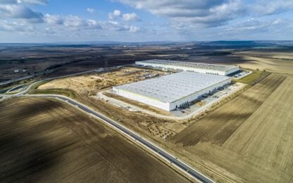 Az ország egyik legjelentősebb ipari fejlesztője lett a HelloParks a most átadott csarnokával