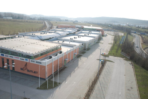 Kiadó raktár G.L.Outlet_RAKTÁR
