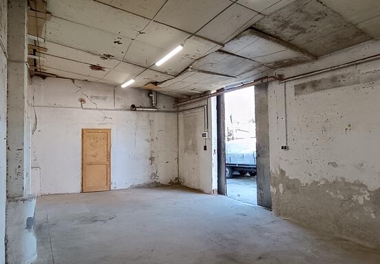 Kiadó raktár épület - IV.