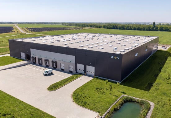 Nemzetközi autóipari beszállítónak fejlesztett egyedi ipari csarnokot a Biggeorge Property