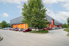Kiadó raktár Login Business Park