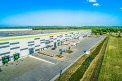 Kiadó raktár HelloParks Fót