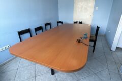 Kiadó raktár Kiadó kétszintes épületrész, a raktárhoz közvetlen, belső, szabad átjárással.